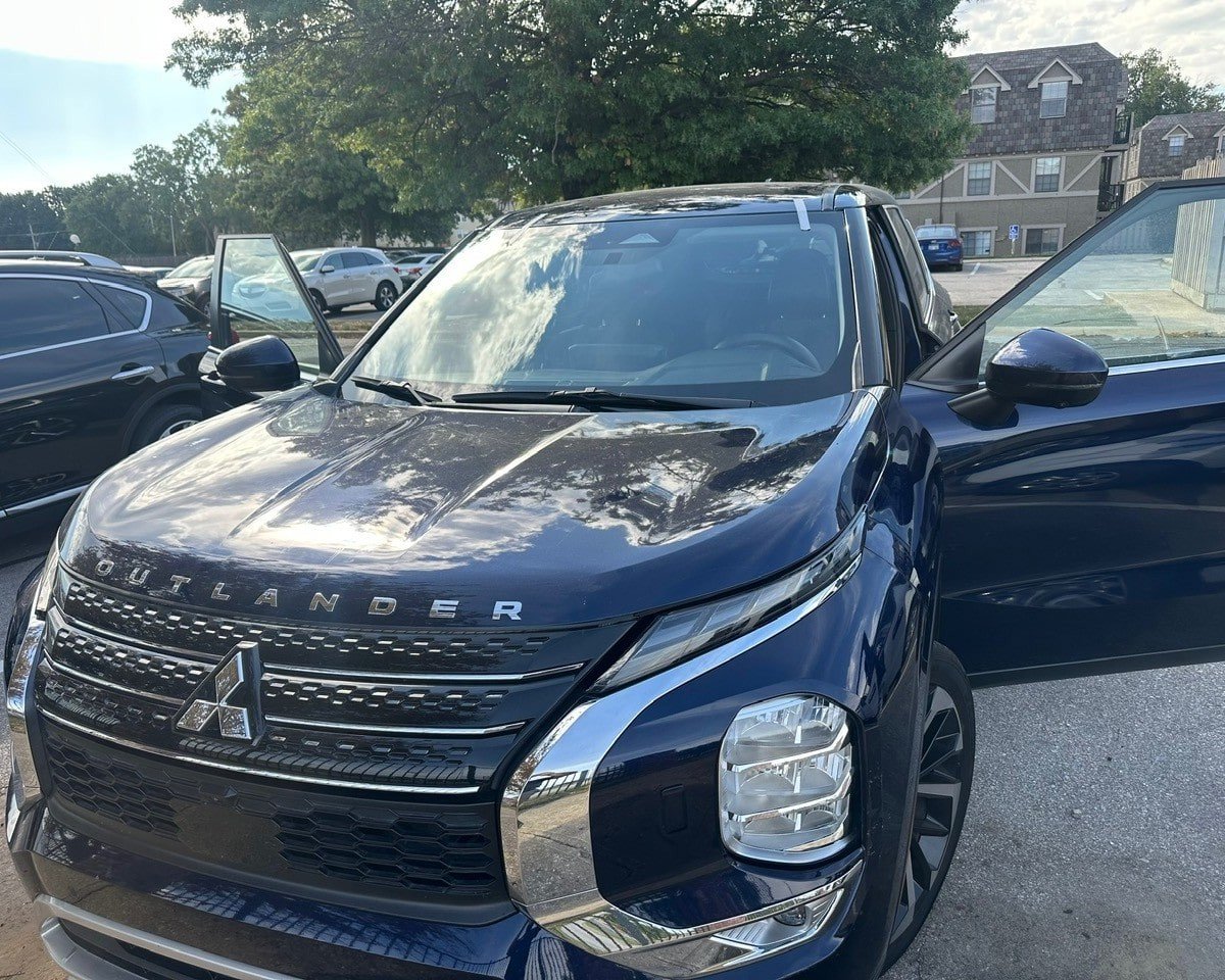 Mobile auto glass job completed in the Kansas City area